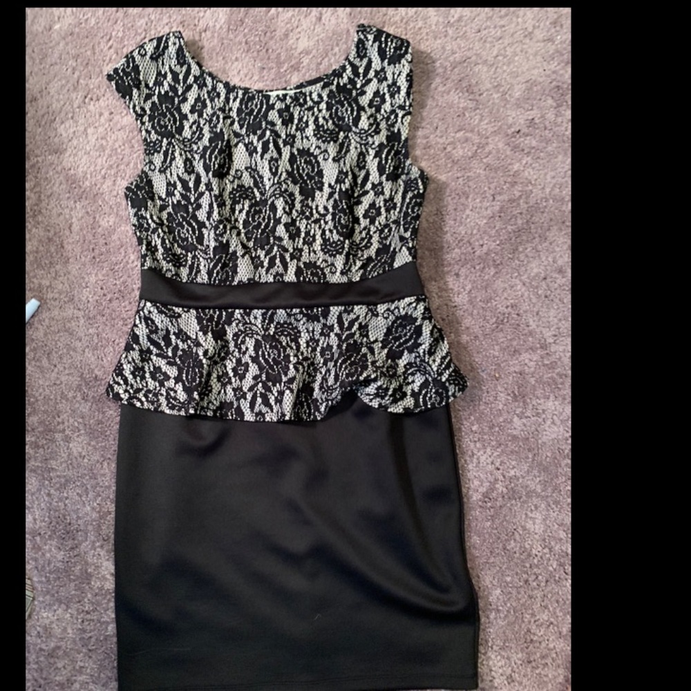 Body-con Black and Tan lace design dress